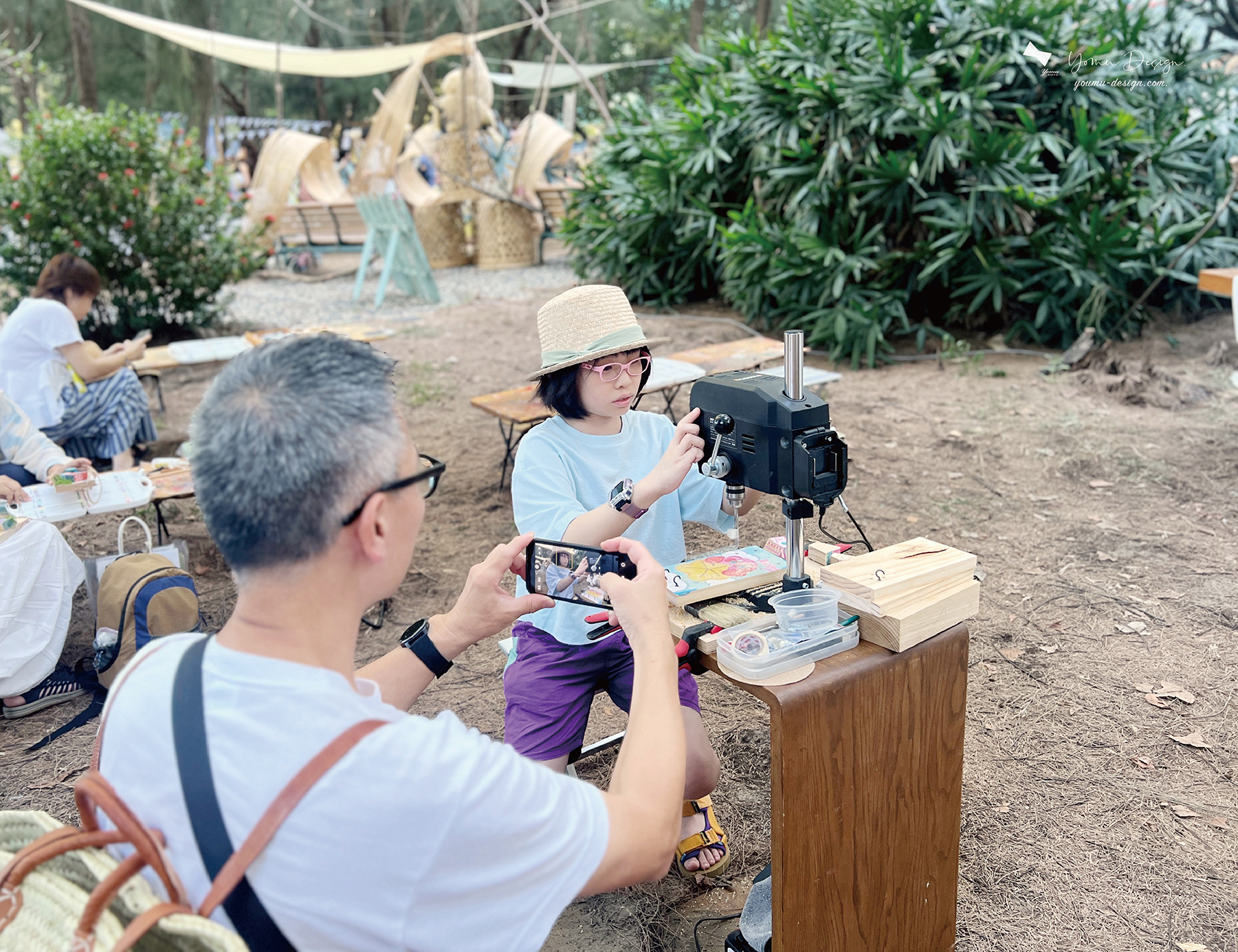 幸福優木-木作設計館-Yomu Design-優木-優木設計-灰熊綠展-10週年-寧靜海-台南木作-木作體驗-親子DIY-外出教學-質感木工-美感教育-魟魚-鯨魚-海洋系-花園鰻-苗栗通霄-通霄海水浴場-七田皿-小皿-木工教學-木作訂製-木偶-木雕-兒童木作--創作者