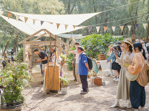 幸福優木-木作設計館-Yomu Design-優木-優木設計-灰熊綠展-10週年-寧靜海-台南木作-木作體驗-親子DIY-外出教學-質感木工-美感教育-魟魚-鯨魚-海洋系-花園鰻-苗栗通霄-通霄海水浴場-七田皿-小皿-木工教學-木作訂製-木偶-木雕-兒童木作--創作者