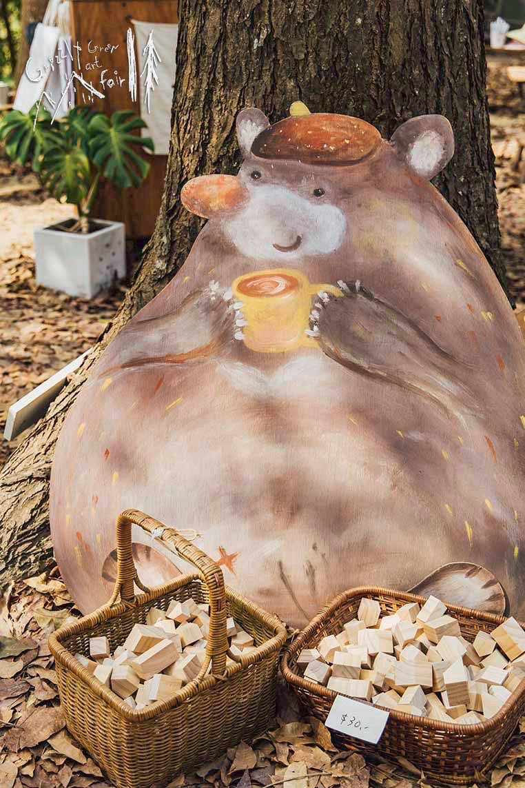 幸福優木-木作設計館-Yomu Design-優木-優木設計-灰熊綠展-10週年-寧靜海-台南木作-木作體驗-親子DIY-外出教學-質感木工-美感教育-魟魚-鯨魚-海洋系-花園鰻-苗栗通霄-通霄海水浴場-七田皿-小皿-木工教學-木作訂製-木偶-木雕-兒童木作--創作者-台南左鎮-化石森林-線香座-木質線香座-