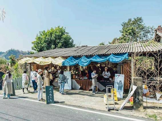 幸福優木-木作設計館-Yomu Design-優木-優木設計-灰熊綠展-10週年-寧靜海-台南木作-木作體驗-親子DIY-外出教學-質感木工-美感教育-魟魚-鯨魚-海洋系-花園鰻-苗栗通霄-通霄海水浴場-七田皿-小皿-木工教學-木作訂製-木偶-木雕-兒童木作--創作者-台南左鎮-化石森林-線香座-木質線香座-