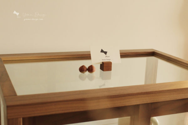 幸福優木-木作設計館-Yomu Design-優木設計-優木-yomu-設計-wood-Walnut display cabinet-胡桃木-胡桃木點心櫃-胡桃木木櫃-質感木櫃-質感玻璃櫃-玻璃櫃-點心櫃-麵包櫃-司康-司康櫃-展示櫃-小木櫃-收藏櫃-收納櫃-復古玻璃櫃-復古-三層櫃-客製訂製-木工-木作-手工-細木作-台南木作-台南木工-訂作-木作課程-木工教學-一日體驗-台南旅遊-Tainan-黃仁旭-Ricky-Akira-阿旭-台南新化-Pinkoi