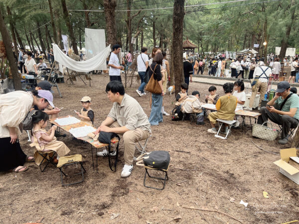 幸福優木-木作設計館-Yomu Design-優木-優木設計-灰熊綠展-10週年-寧靜海-台南木作-木作體驗-親子DIY-外出教學-質感木工-美感教育-魟魚-鯨魚-海洋系-花園鰻-苗栗通霄-通霄海水浴場-七田皿-小皿-木工教學-木作訂製-木偶-木雕-兒童木作--創作者