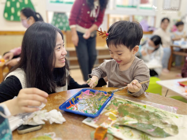 幸福優木-親職講座-藝術創作-兒童藝術-美感-葉子拓印--兒童繪畫發展-新化維妮幼兒園-維妮幼兒園-優木老師-親子DIY-台南新化-聖誕活動-台南活動