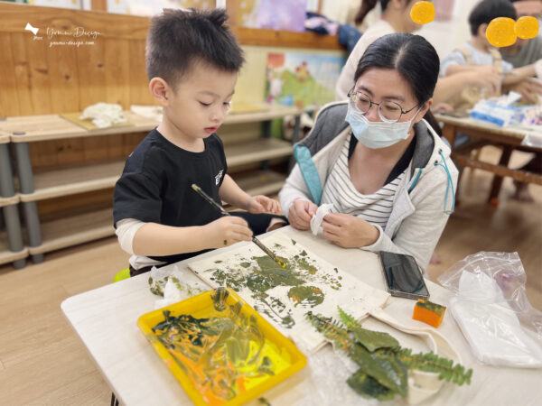 幸福優木-親職講座-藝術創作-兒童藝術-美感-葉子拓印--兒童繪畫發展-新化維妮幼兒園-維妮幼兒園-優木老師-親子DIY-台南新化-聖誕活動-台南活動