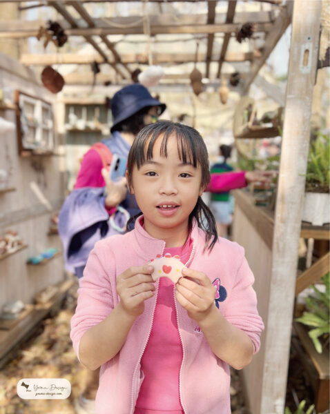 幸福優木-木作設計館-Yomu Design-優木-優木設計-灰熊綠展-10週年-寧靜海-台南木作-木作體驗-親子DIY-外出教學-質感木工-美感教育-魟魚-鯨魚-海洋系-花園鰻-苗栗通霄-通霄海水浴場-七田皿-小皿-木工教學-木作訂製-木偶-木雕-兒童木作--創作者-台南左鎮-化石森林-線香座-木質線香座-